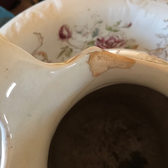 Pitcher & Bowl. Stand included if request - Picture 2 of 3